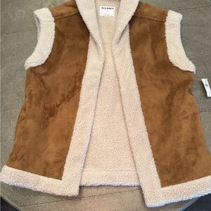 NWT Old Navy Tan and Cream Sherpa Vest